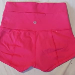 Lululemon Wunder shorts 2"